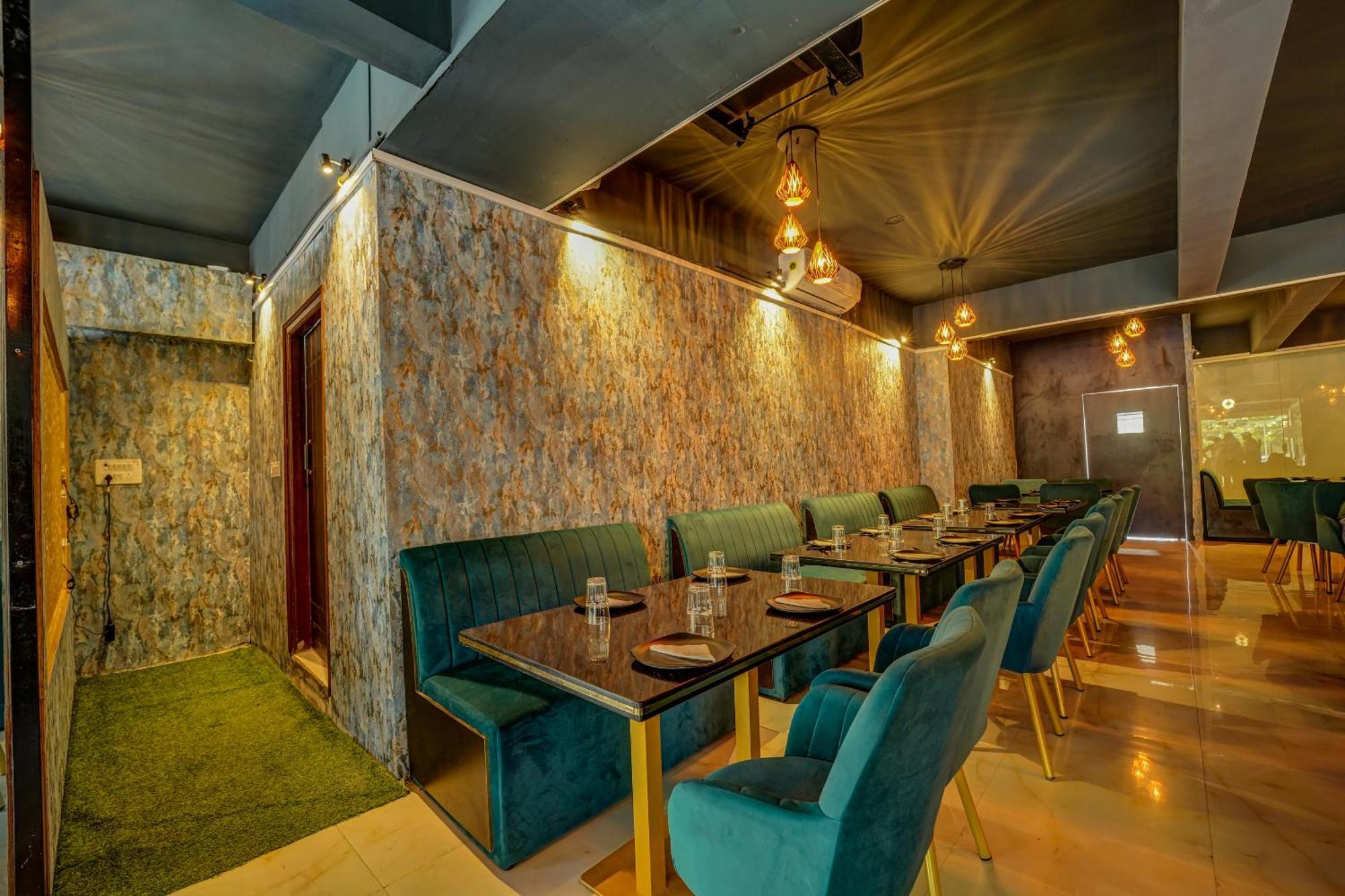 The Emerald Inn Bangalore Exterior photo