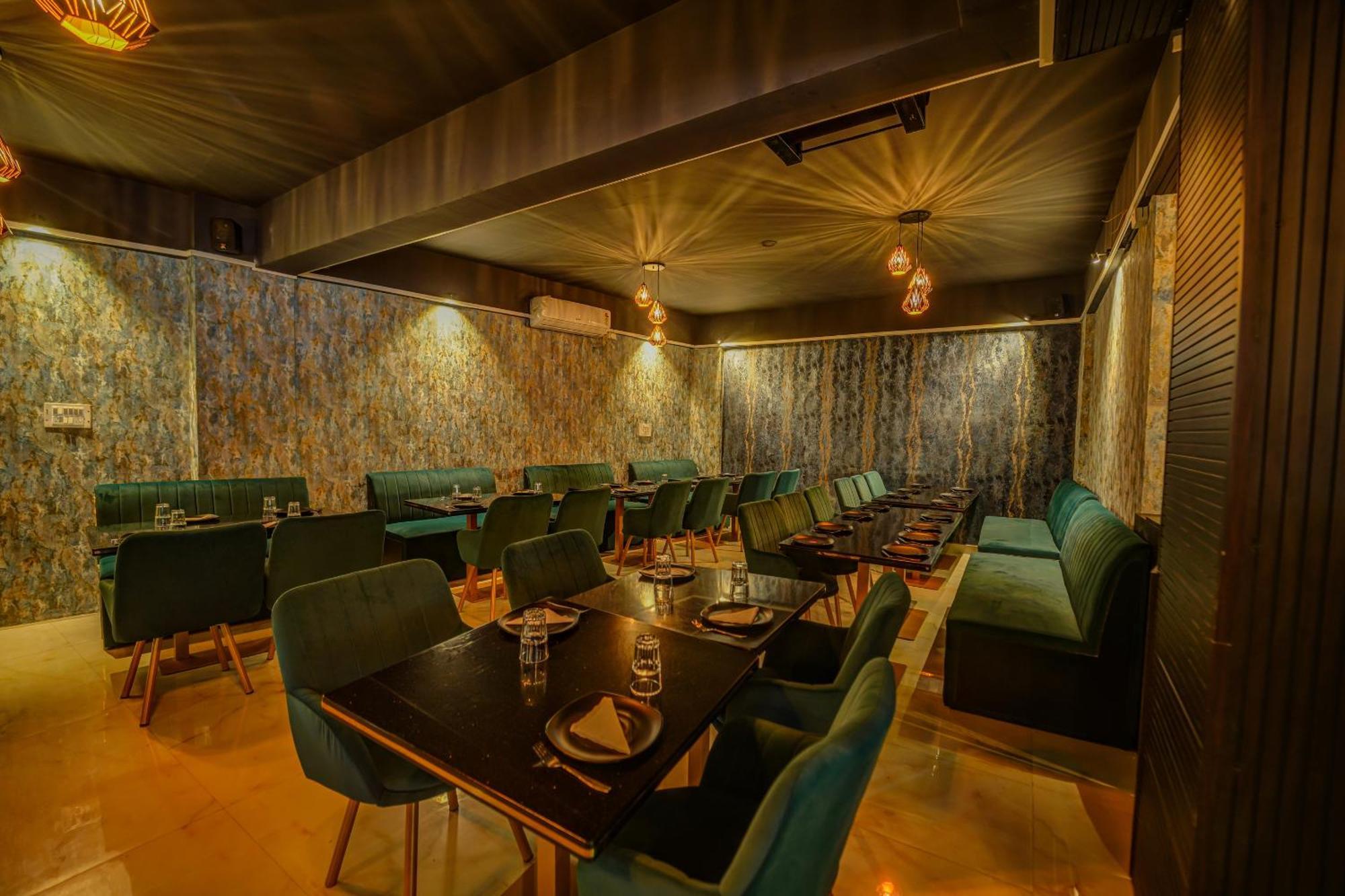 The Emerald Inn Bangalore Exterior photo