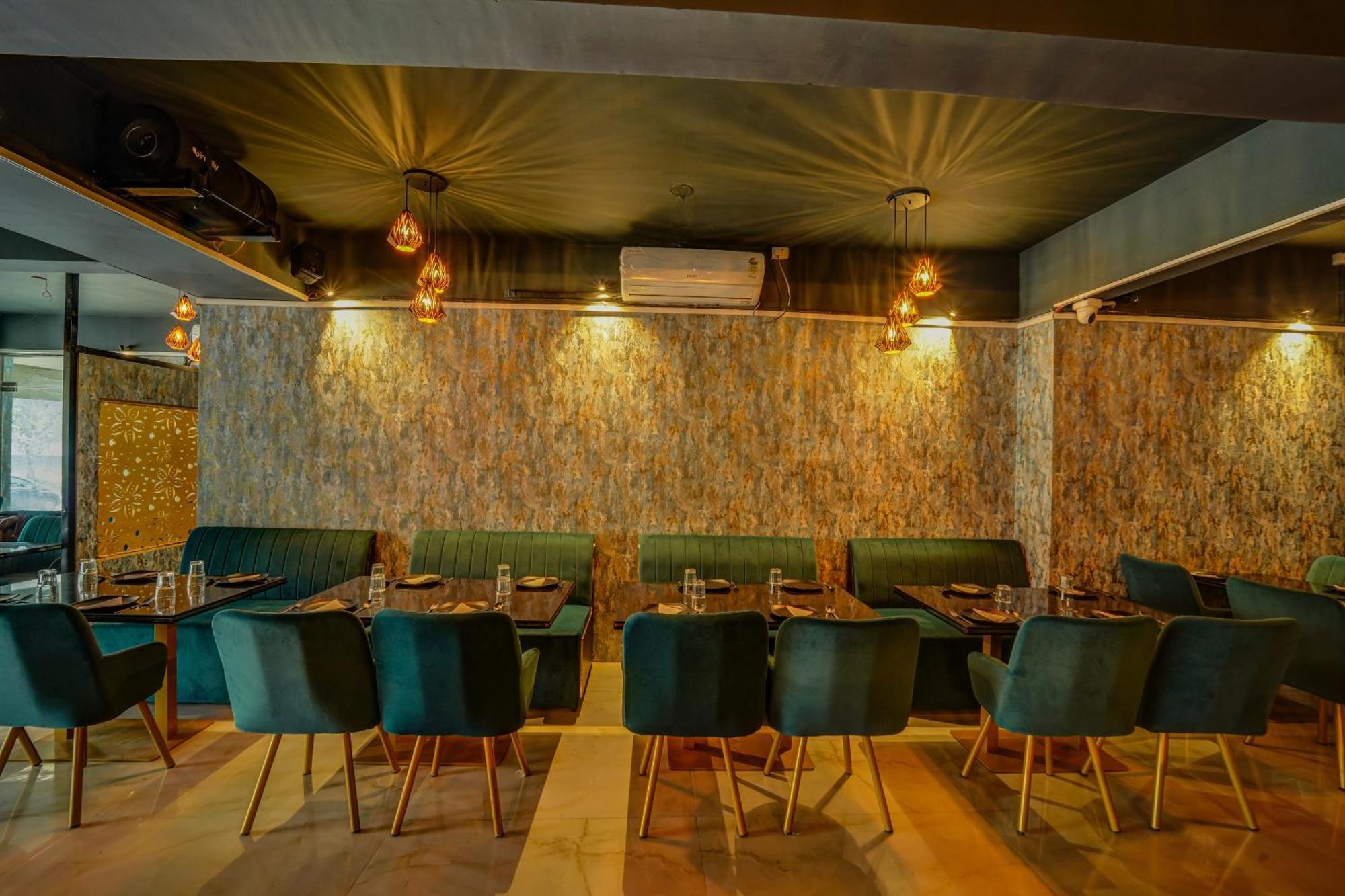 The Emerald Inn Bangalore Exterior photo