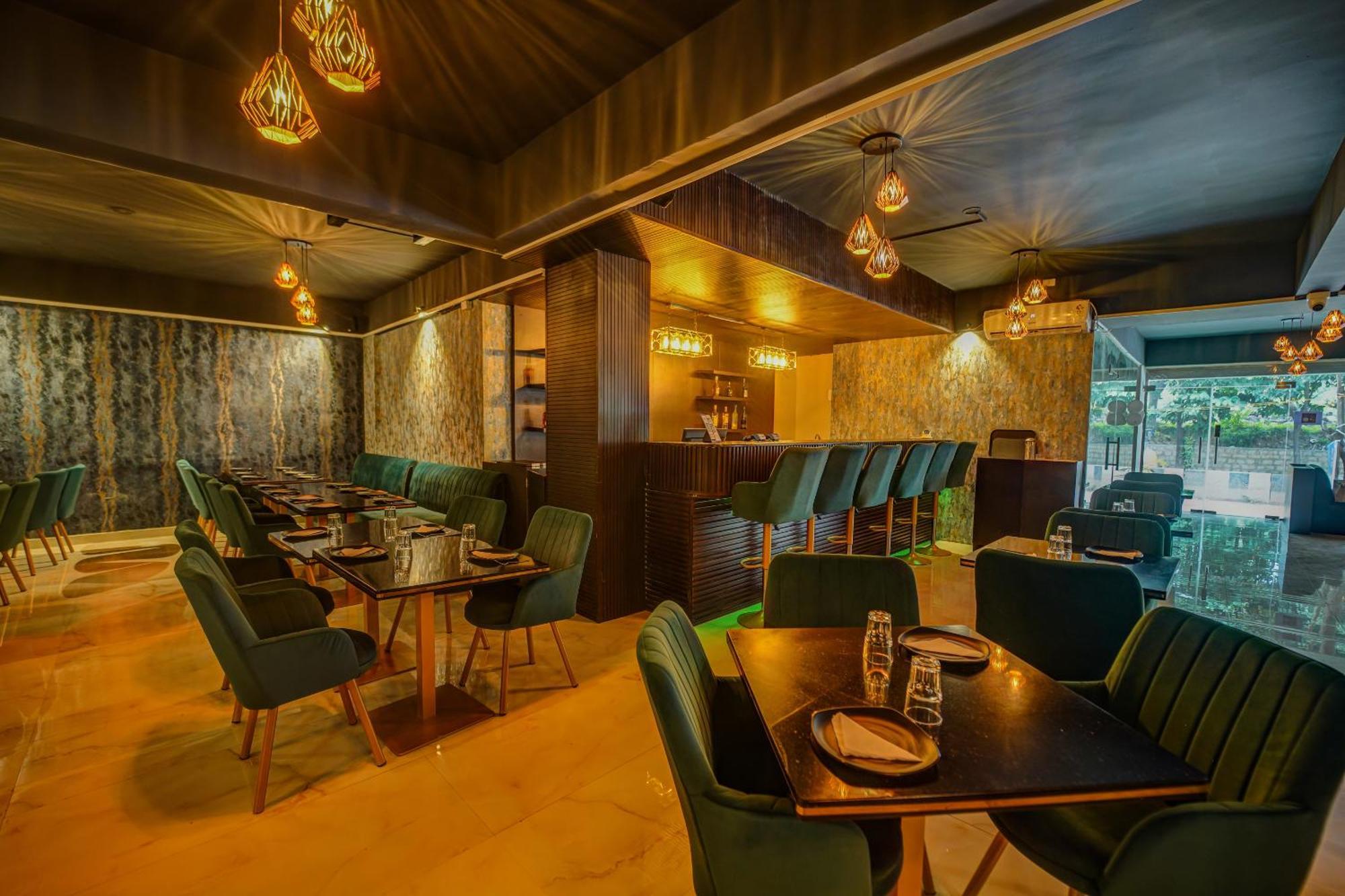 The Emerald Inn Bangalore Exterior photo